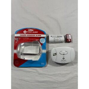 First Alert Carbon Monoxide Alarm White Plug-In Battery Backup CO606 Open Box